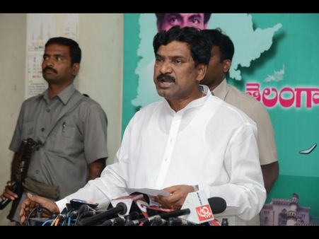 దిగిరాని జూడాలు: రాజయ్య అనుమానాలు(ఫోటోలు)