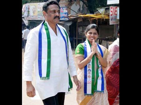 ఆళ్లగడ్డ ఉప ఎన్నిక ఏకగ్రీవం: జగన్ పార్టీ అఖిల ప్రియనే