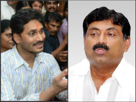 జగన్‌పై అసంతృప్తుల వెల్లువ: బీజేపీ వైపు చూస్తున్నారు