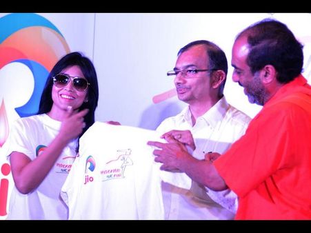 30న 10కె రన్: సందడి చేసిన నటి శ్రియ(పిక్చర్స్)