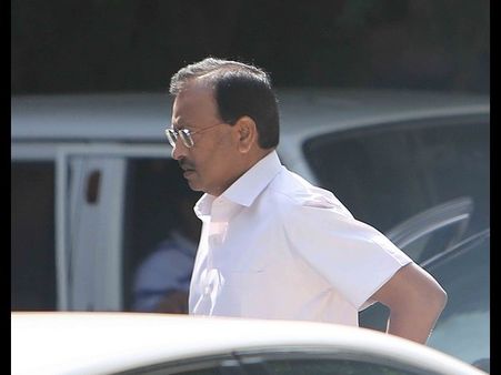 'సత్యం' రాజు కోర్టుకు: డిసెంబర్ 23న తీర్పు? (పిక్చర్స్)