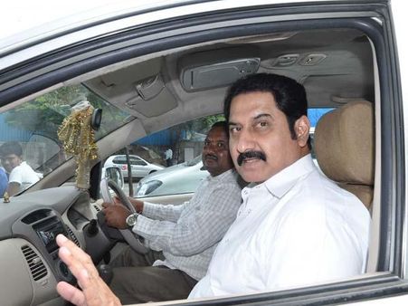 కెసిఆర్ పాలన భేష్, అప్పుడేనా..: నటుడు సుమన్