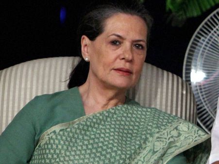 'ఇటలీ పారిపోయేందుకు సోనియా, ఫ్యామిలీ యత్నాలు'