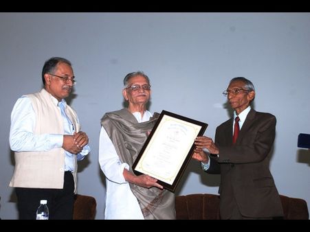 గుల్జార్‌కు హెచ్‌సీయు గౌరవ డాక్టరేట్ (ఫోటోలు)