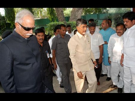 మోడీకి మిత్రుడు బాబు: దత్తన్న ఇలా (పిక్చర్స్)