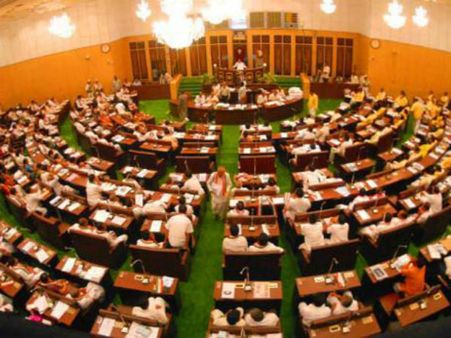 14 ఏళ్లు మాపై సస్పెన్షన్: హరీష్, ఇదేమిటని కిషన్