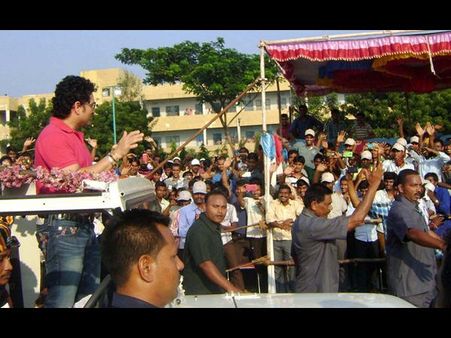 మీరే: మోడీ 'క్లీన్ ఇండియా'పై మహిళలకు సచిన్