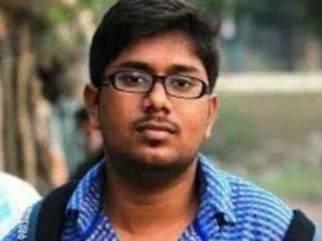 కవిస్వరం: చీకటితో యుద్ధం