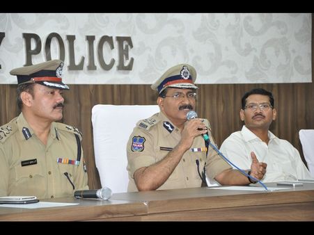 ప్రెండ్లీ పోలీస్.. కాల్ సెంటర్... ఠాణాలకు ర్యాంకులు