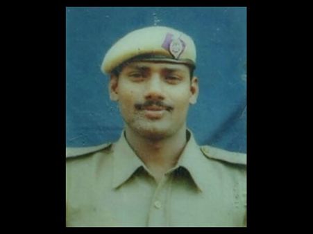 కేబీఆర్ విచారణలో కొత్తవిషయాలు: అద్దె ఇంట్లో ఏకే 47!