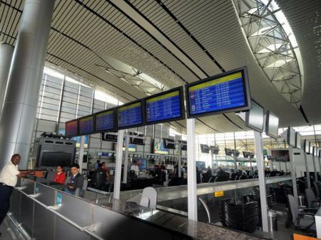 టీకి అవమానం, పీవీ పేరు..: ఎన్టీఆర్ టెర్మినల్‌‍పై భగ్గు