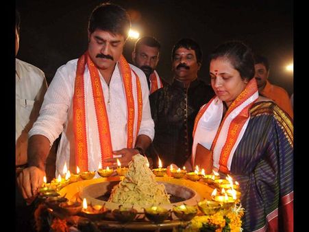 శివపార్వతి కల్యాణంలో హీరో: ఏపీ, టీ నేతలూ(పిక్చర్స్)