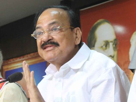 వెంకయ్య నాయుడికి చేదు: స్మార్ట్ సిటీలో స్మార్ట్ చోరీ