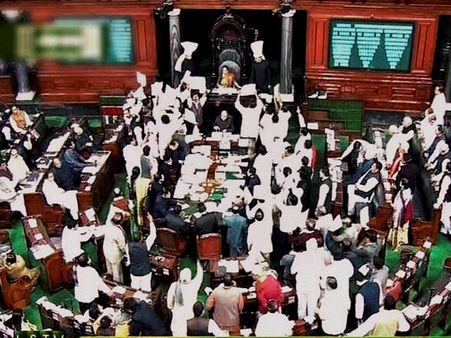 మంత్రుల్ని పరిచయం చేసిన మోడీ, ఎంపీ కొత్త ప్రమాణం