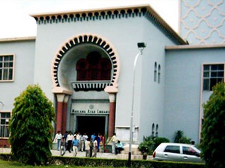 హైకోర్టు జోక్యంతో వీసీ వెనక్కి: అమ్మాయిలకు ఓకే