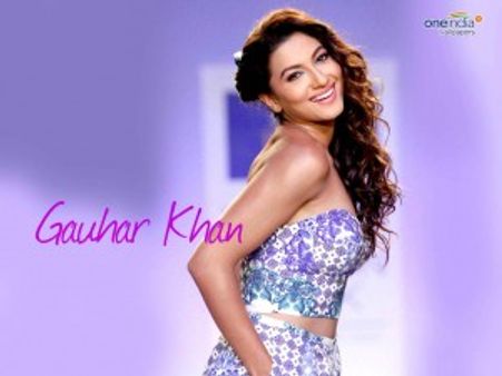 బాలీవుడ్ హాట్ గర్ల్ చెంప చెళ్ళుమనిపించిన యువకుడు