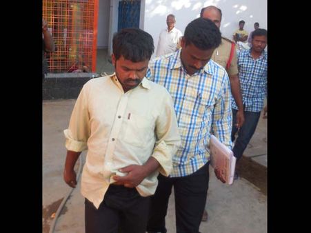 తల్లిని పెళ్లాడి.. కూతుర్ని గర్భవతిని చేశాడు, చిన్న కూతుర్ని.. (పిక్చర్స్)