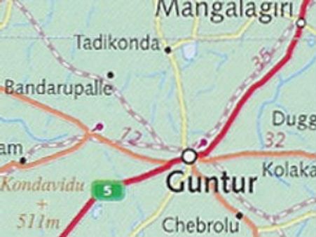 పట్టపగలే మహిళ ఆభరణాల చోరీ: ఖరగ్‌పూర్ నుంచి పిస్టళ్లు