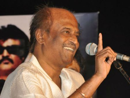 పేరు, బొమ్మ అదే..: రజనీకాంత్ పుట్టిన రోజున ఫ్యాన్స్ కొత్త పార్టీ?