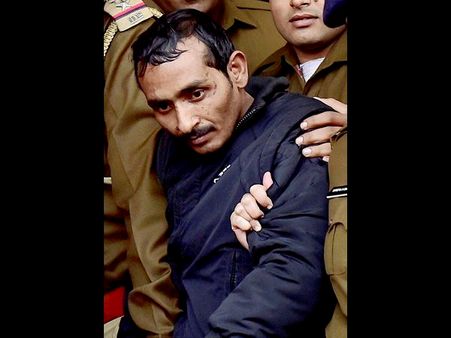 నా అందానికి ఆడాళ్లు పడిపోతారు: ఉబేర్ క్యాబ్ డ్రైవర్