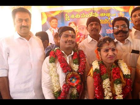 అమ్మా ఫౌండేషన్ ఆధ్వర్యంలో మాధురి వివాహం(పిక్చర్స్)