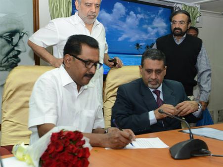 సిఎం చెప్పినా వినను, విడతలుగా నోటిఫికేషన్: ఘంటా చక్రపాణి