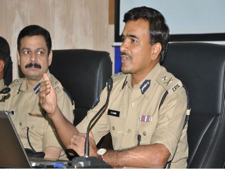 లేడీ టెక్కీలకూ తప్పడం లేదు, షీ టీమ్‌లు: సివి ఆనంద్