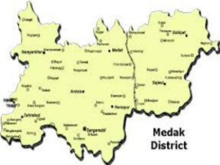 అమ్మాయిల చేతుల్లో నిప్పులు పోసిన బాబీ బాబా