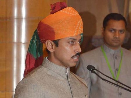 పీకే చిత్రంపై చేతులెత్తేసిన కేంద్రమంత్రి రాజ్యవర్ధన్, యూపీలో నో ట్యాక్స్