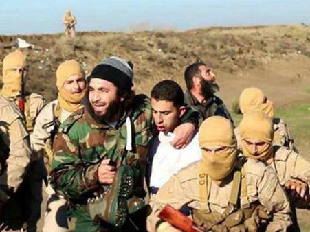 ఐసీస్ మరో ఘాతుకం: జోర్డాన్ ఫైలెట్‌ను ఏ విధంగా చంపుదామంటూ ట్వీట్ (వీడియో)