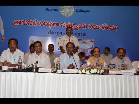 ‘కొమురంభీం’ రిలీజ్: జలహారంపై కెసిఆర్(పిక్చర్స్)