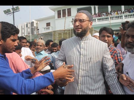 బిజెపితో జర భద్రం: కెసిఆర్‌కు ఓవైసీ సలహా