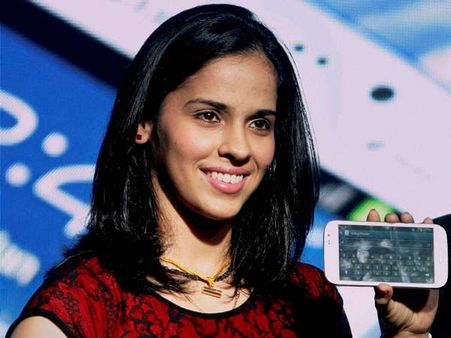 డిమాండ్ చేసేందుకు నేనెవర్ని: 'పద్మ'పై సైనా, గుత్తా జ్వాలా సూచన