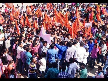 డిమాండ్: రన్‌తో కేసీఆర్‌కు ఏబీవీపీ ఝలక్ (పిక్చర్స్)