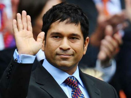 బాల్యం నుండి అంజలితో ప్రేమ, క్రికెట్: జీవిత చరిత్ర సినిమాలో సచినే..