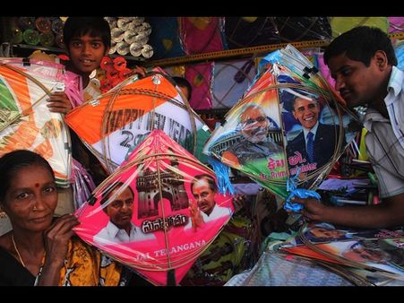 ధూల్‌పేట్‌లో కేసీఆర్, మోడీ గాలిపటాలు (ఫోటోలు)