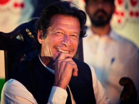 ఇన్నాళ్లు పెళ్లి బిజీ: ఇమ్రాన్ ఖాన్‌కు పెషావర్ స్కూల్ పేరెంట్స్ షాక్