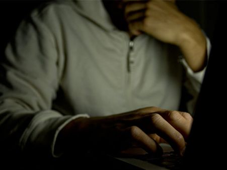 ఏకధాటిగా వీడియో గేమ్ ఆడి ప్రాణాలు పొగొట్టుకున్నాడు