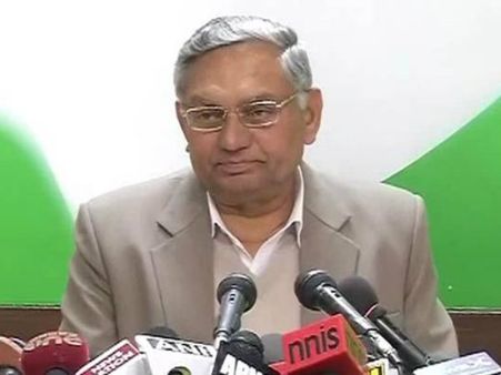 మోడీపై ప్రశంసలు: ద్వివేదిపై సోనియా సీరియస్, చర్యలుంటాయన్న మాకెన్