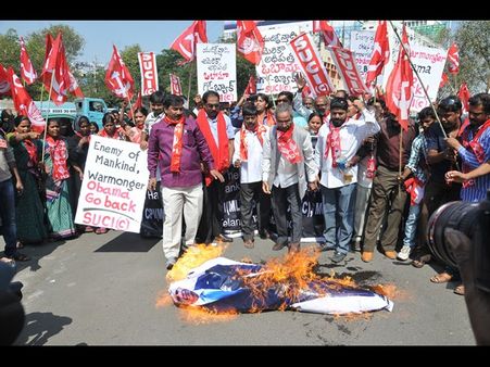 ఒబామా రాక: హైదరాబాద్‌లో గో బ్యాక్ నినాదాలు, దగ్ధం (పిక్చర్స్)