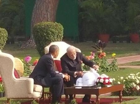 వాక్ అండ్ టాక్: ఒబామాకు స్వయంగా టీ కలిపిన మోడీ (ఫోటోలు)