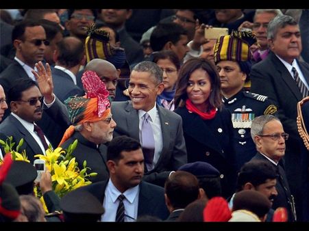 ప్రత్యేక ఆకర్షణగా మోడీ ప్రాజెక్టులు, మహిళా అధికారుల కవాతు (ఫోటోలు)