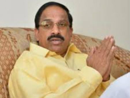 వాస్తు సలహాదారుడు: కెసిఆర్‌పై తుమ్మల అసంతృప్తి?