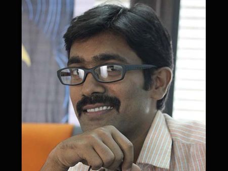 కవిస్వరం: లెట్ అజ్ లివ్ ఇన్ ఈచ్ అదర్