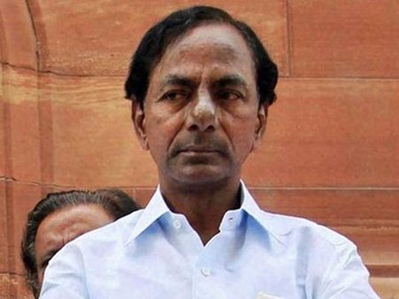వాస్తు ఎఫెక్ట్: 'కేసీఆర్ మూఢనమ్మకంపై హైకోర్టుకు'