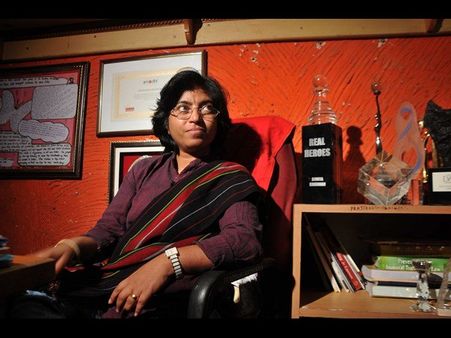 రేపిస్టుల ఫొటోలెక్కడివని సునితా కృష్ణన్‌కు ప్రశ్న