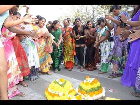  క్వీర్ ప్రైడ్ పరేడ్: ఉత్సాహంగా సాగిన ట్రాన్స్ జెండర్స్ కవాతు(పిక్చర్స్)