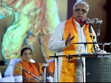 వాలెంటైన్స్ డే: 'తల్లి దండ్రులను పిలిపించి మరీ పెళ్లిళ్లు చేస్తాం'