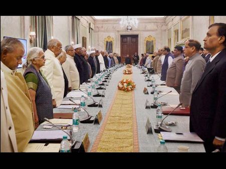 షా కొడుకు పెళ్లికే రాలేదు: కేజ్రీవాల్ ఇచ్చిన షాక్ నుంచి తేరుకోని మోడీ!