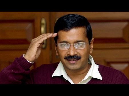 కేజ్రీ ప్రమాణ స్వీకారం: ఈసారి కారులో, ముస్తాబైన రామ్ లీలా